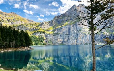 Hike to Oeschinensee – The prettiest lake in Switzerland!